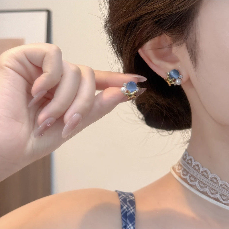Ocean Vibes Starfish Earrings - Blue Cabochon & Pearl Studs